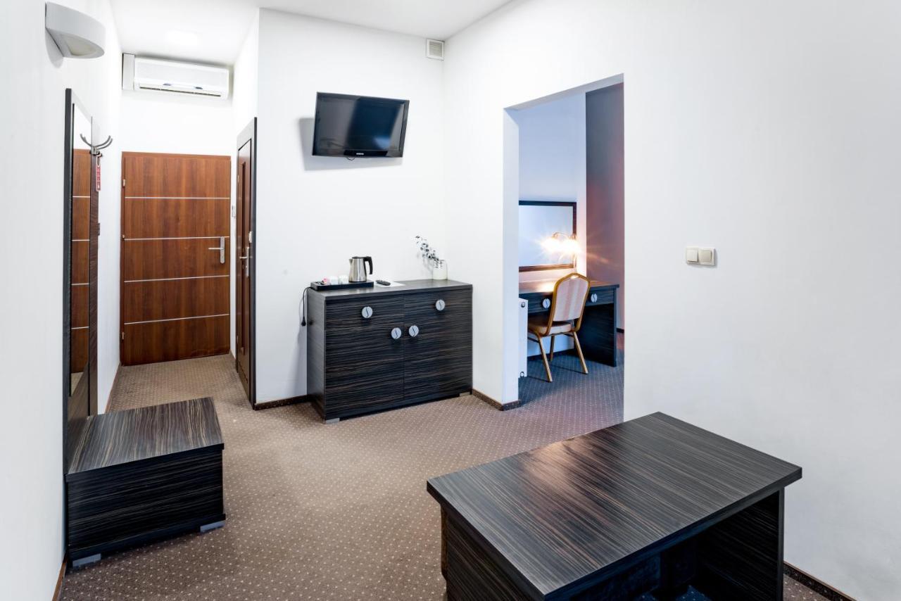 Hotel Sulbin Гарволін Екстер'єр фото